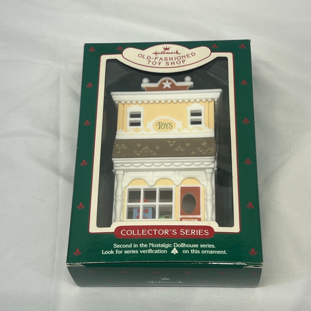 Hallmark Keepsake Ornament Old Fashioned Toy Shop Collector‎ Series 1985